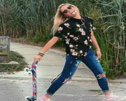 Chloe is also an excellent skateboarder.